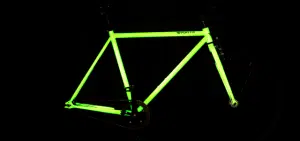 Un vélo phosphorescent pour une meilleure sécurité la nuit