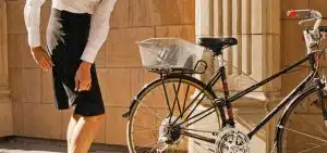 Des vêtements pratiques et élégants pour femmes pratiquant le cyclisme