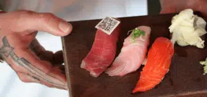Des QR codes comestibles sur des sushis pour informer des pratiques de la pêche durable