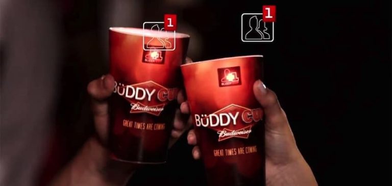 Des verres connectés pour devenir amis sur Facebook en trinquant