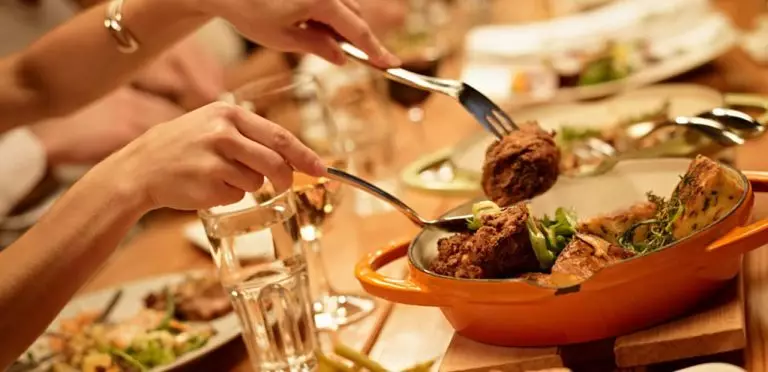 Un site permet de connaître les plats du jour des restaurants près de soi