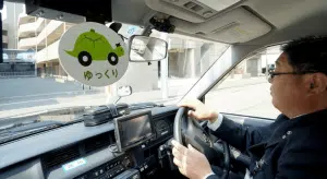 Des taxis japonais roulent lentement pour mieux profiter du voyage et aider l’environnement