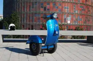 Zéro Scooter, un véhicule hybrique vespa et Segway