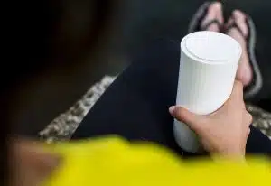 Une tasse analyse ce que vous buvez