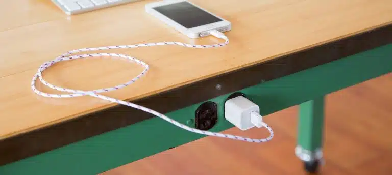 Un chargeur USB qui peut se brancher dans n’importe quel sens