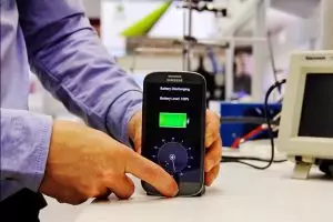 Un appareil peut recharger un smartphone en 30 secondes