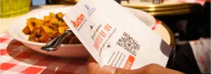 Des serviettes sponsorisées par la publicité