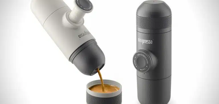 Une mini-cafetière à expresso à transporter partout