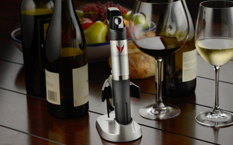 Un outil permet de goûter un vin sans ouvrir la bouteille