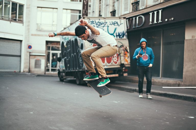 Un capteur à fixer sur son skateboard pour enregistrer et partager ses performances