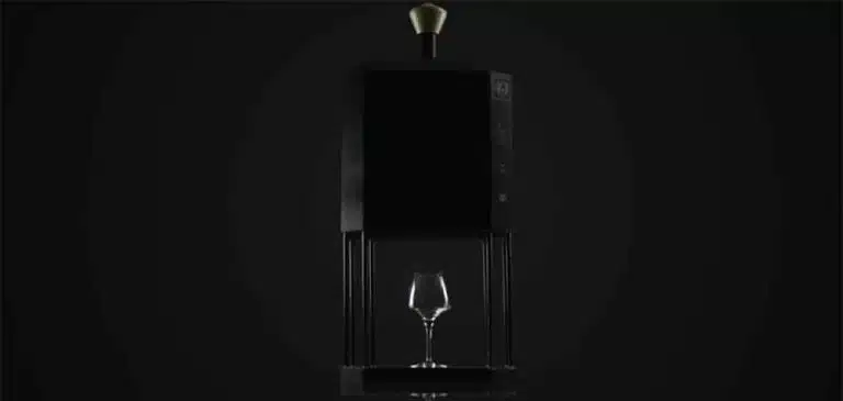 Une machine sert du vin au verre en 30 secondes