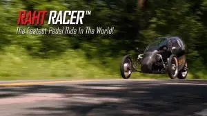 Un vélomobile à pédales peut atteindre une vitesse de 160 KM/H