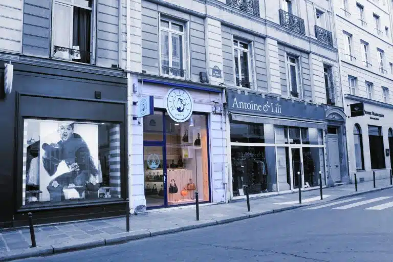 Une boutique de sacs à main personnalisables