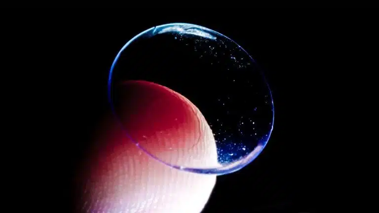 Des lentilles de contact avec zoom