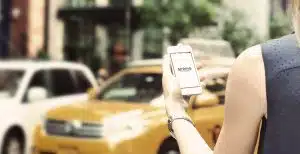 Une appli comme Tinder mais pour acheter des produits d’un simple glissement de doigt