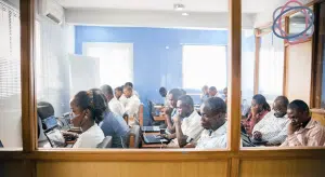 En Afrique, les étudiants les plus talentueux sont payés pour devenir développeur en télétravail