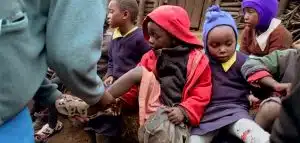 Une chaussure qui grandit de 5 tailles pour faciliter la vie des enfants