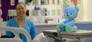 Une peluche intelligente peut communiquer avec des enfants malades
