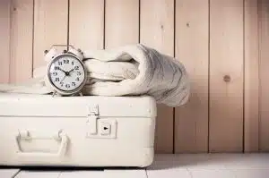 Un service prend en charge votre valise et vous la rend avec des vêtements propres