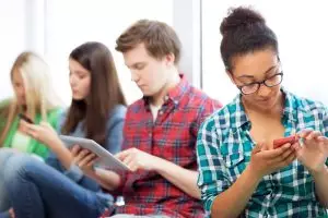 Une application mobile aide les élèves à trouver des enseignants remplaçants