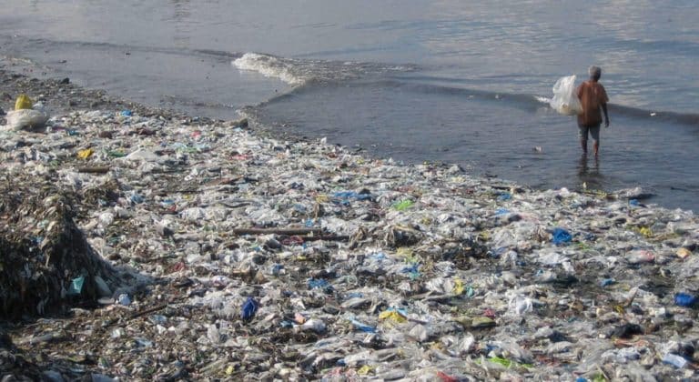 Réduire la pauvreté en proposant aux chômeurs de participer à des tâches de recyclage