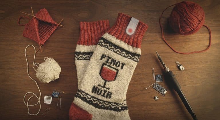 Les chaussettes Netflix : une fonction pause s’active quand le porteur s’endort