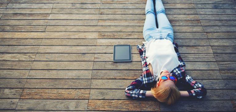 Une startup française offre une alternative critique à Google et Apple