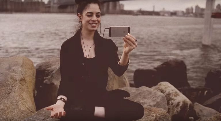 Un clip vidéo contrôlé par les battements de cœur du visionneur