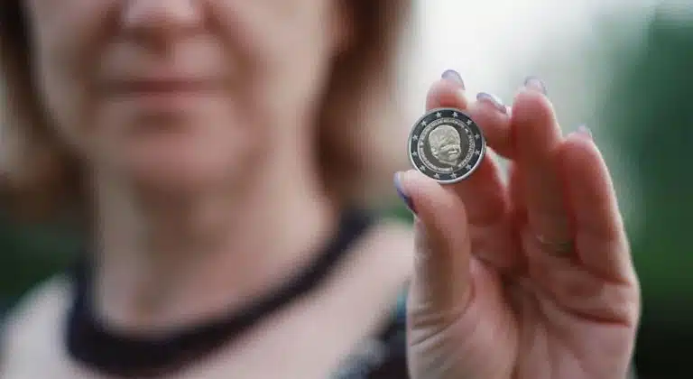 Le visage d’un enfant disparu sur les pièces de 2 euros