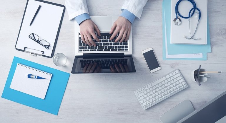 Un Slack pour les professionnels de santé