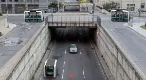Un bus imprimé en 3D, qui conduit tout seul et que l’on peut appeler avec une application