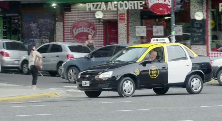 Des taxis construits avec des pièces récupérées pour promouvoir le don d’organes