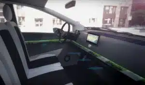 Une voiture roulant alimentée par l’énergie solaire utilise la mousse comme filtre à air