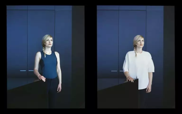 Une chemise vibrante qui corrige la posture