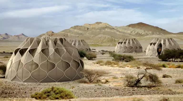 Des abris de fortune pour les réfugiés combinent la conception traditionnelle nomade avec la technologie durable