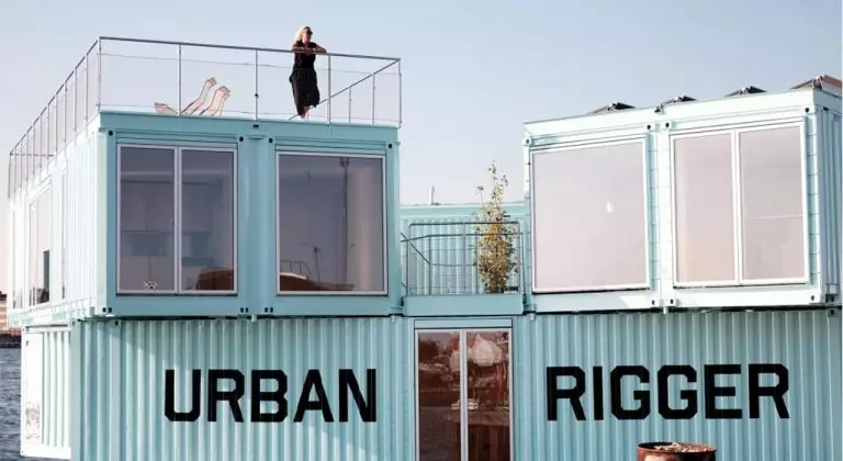 Les conteneurs réutilisés comme logements étudiants flottants