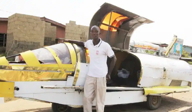 Une voiture fabriquée à partir de déchets et qui voudrait rouler sur terre et sur mer