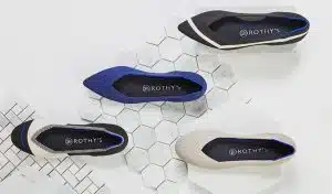 Des chaussures longues et lavables fabriquées en plastique recyclé