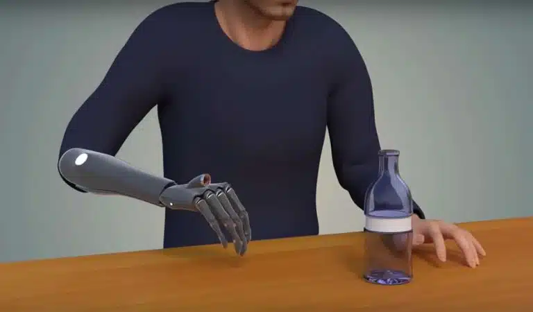Un membre prosthétique intelligent qui rend le mouvement plus naturel