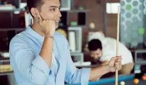 L’anneau intelligent qui permet aux utilisateurs d’entendre et de parler à travers leur doigt