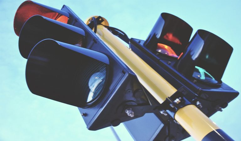 Une application qui modifie les feux de circulation pour les piétons les plus lents