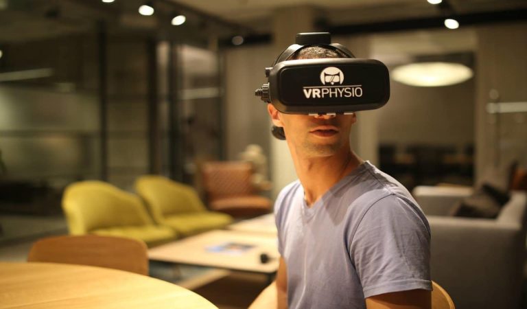 La physiothérapie en réalité virtuelle permet aux utilisateurs de faire de la réhabilitation à domicile