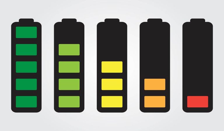 La micro-batterie qui peut être activée par la salive