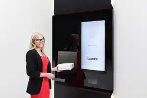 Des kiosques en libre-service qui aident les clients à prendre leurs commandes à leur guise
