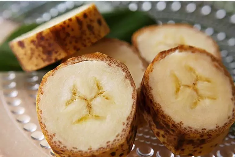 Une nouvelle banane avec une peau comestible