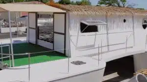 Une maison flottante démontable pour des vacances inoubliables