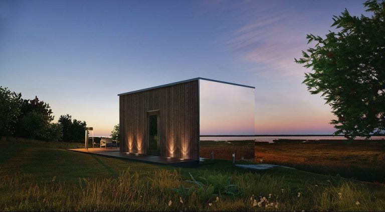 Une minuscule maison miroir construite en seulement huit heures