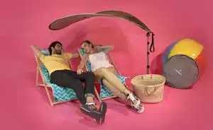 Un parasol de plage connecté pour recharger votre smartphone