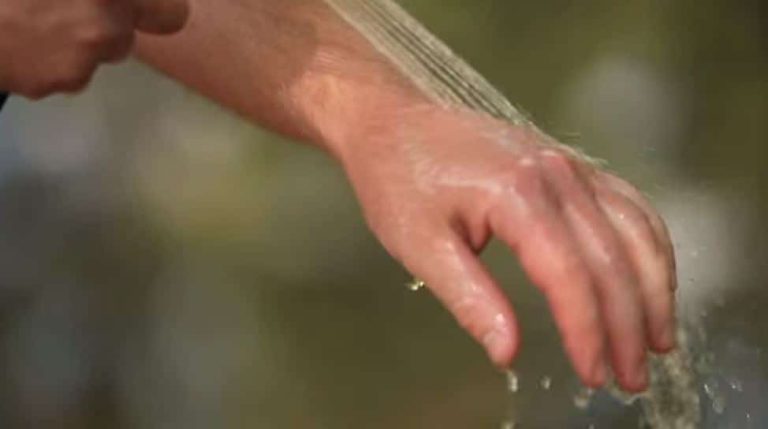 Une douche solaire et transportable pour les randonneurs