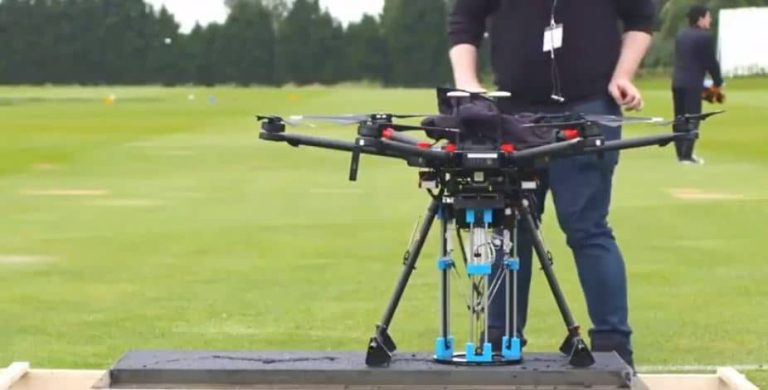 Des drones pour repérer et réparer les nids-de-poule